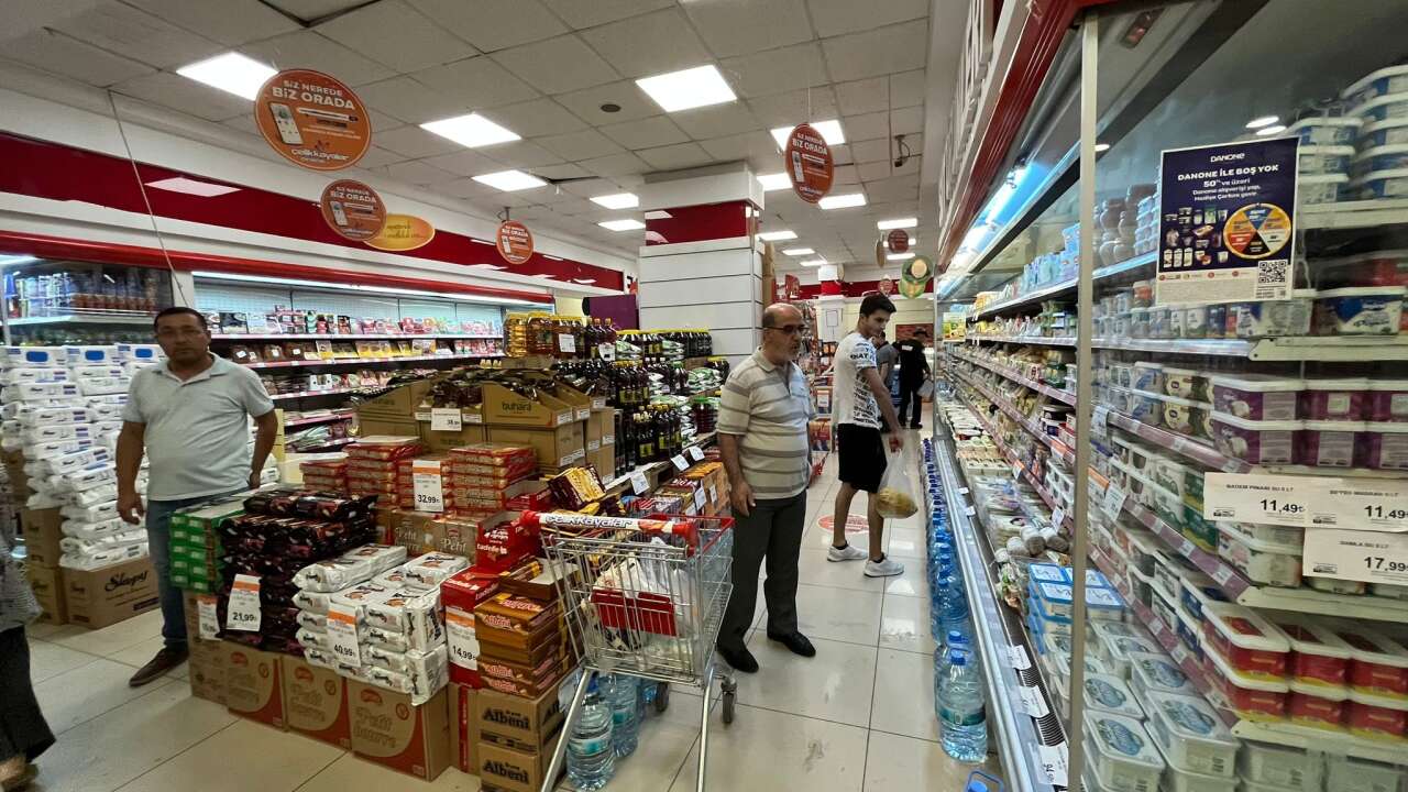 Konya’da market raflarında büyük indirim başladı 1